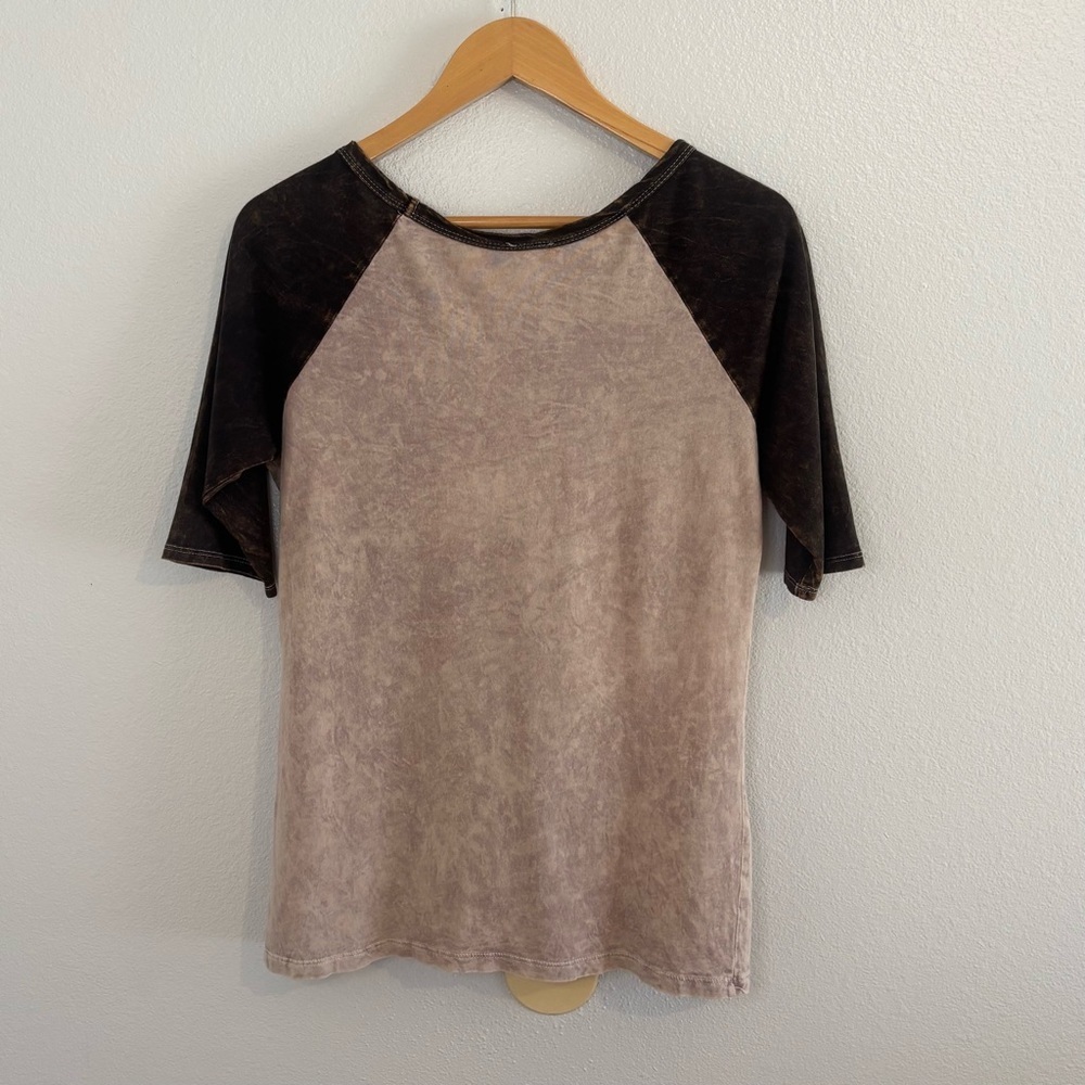 Daytrip Tiger Graphic Tee Size M Buckle Washed Brown Raglan Top Boho Western - Picture 3 of 6